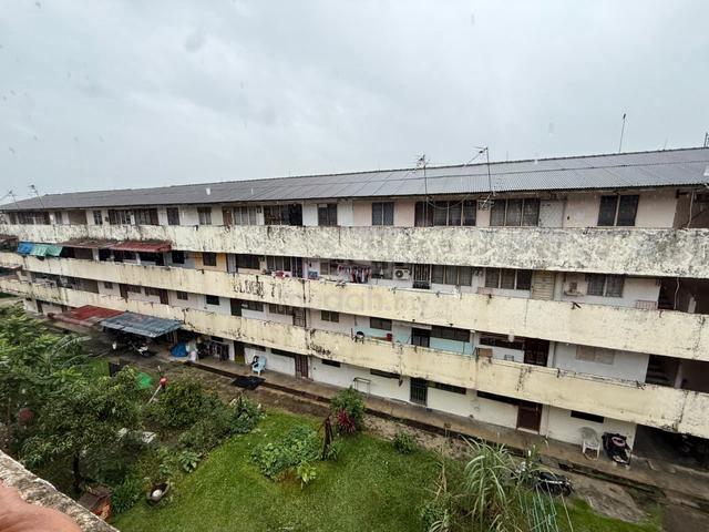 Flat Taman Ungku Tun Aminah 1