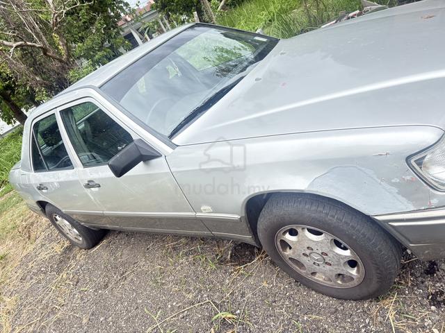 Mercedes Benz 230E (A) - 2