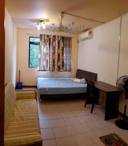 Single Male Master Room to Rent at Cyberi SmartHome,Townvilla-nearMMU 1