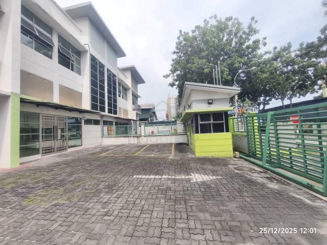 Puncak Alam Well kept half acre Factory for Rent 1