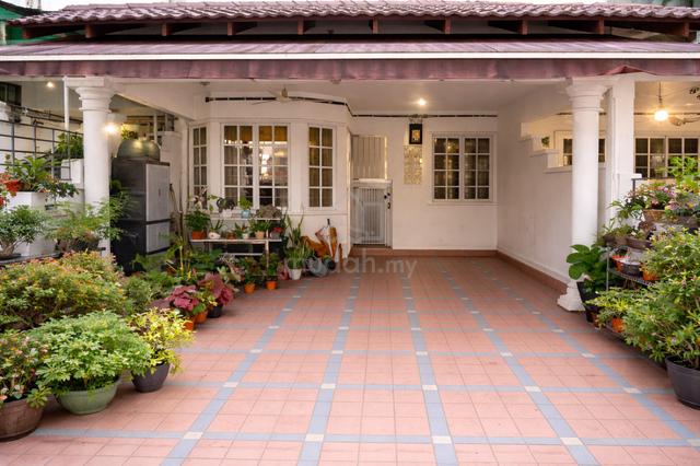 RENOVATED! Double Storey Teres House Taman Tun TTDI KL GOOD LOCATION 1