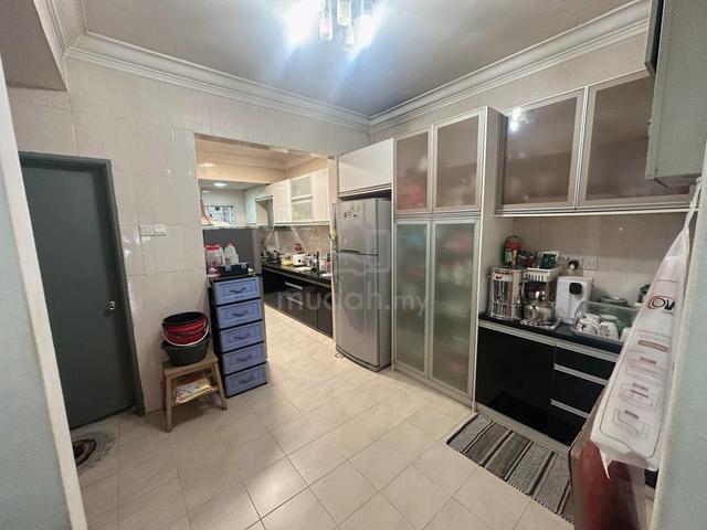 Kepong laman rimbunan 3 storey renovated gated and guarded 1