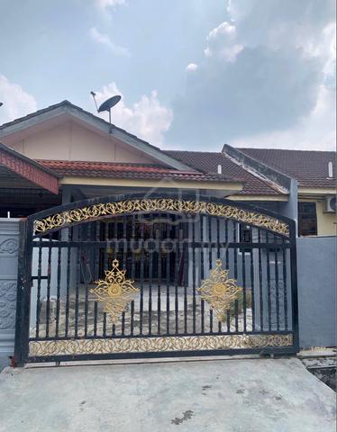 Rumah Teres Setingkat Bandar Springhill 1