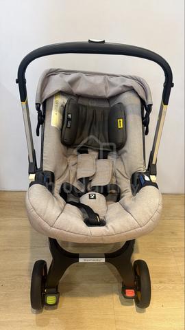 Doona Car Seat Stroller - photo 4 of 6
