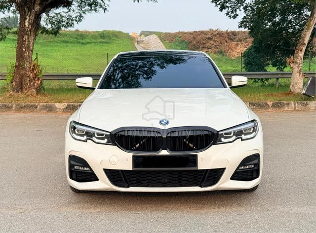 2022 BMW 330e 2.0 M Sport 44,047 KM Under Warranty - 2