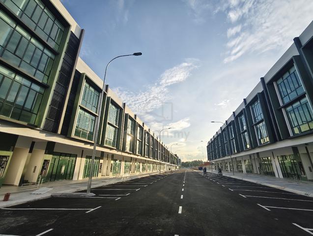 Permas Jaya, Johor Bahru brand new shoplot (2nd floor ) for rent. 1