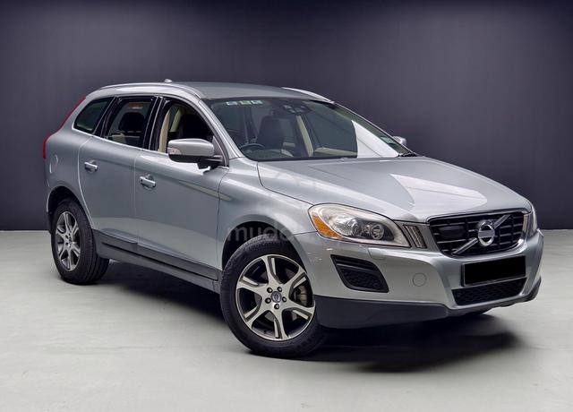 MIL-88k 2011 Volvo XC60 2.0 T5 Lowest Genuine Mil - 1