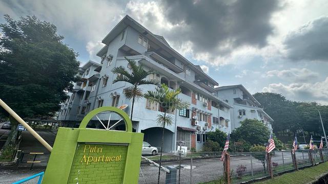 Putri Apartment 1