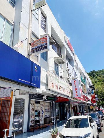 3 Storey Shop Lot , 4320sqft Unit at Farlim Business center 1