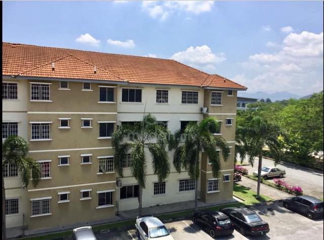 Permai Lake View Apartment 1