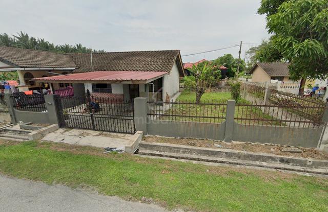 Perak Ayer Tawar Leasehold Semi-Detached House For Sale 1