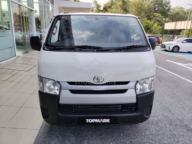 Toyota HIACE 3.0D Window Van (M) Pre-Reg Convert - 3