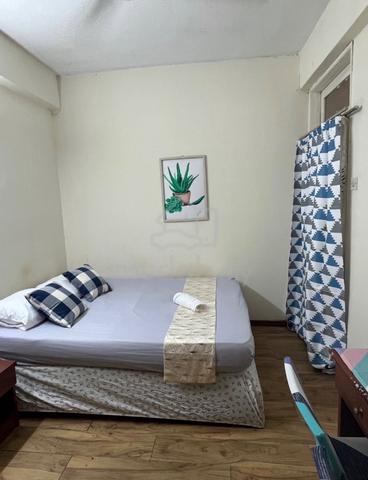 Cozy Medium Room To Let At Bandar Sunway 1