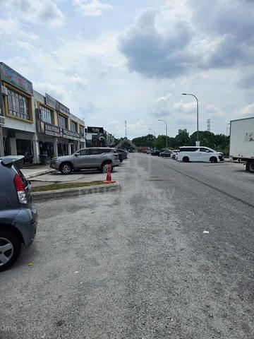Bandar Botanic Phase 30 Shop Lot 2 Storey 20x65 Facing Main Road 1