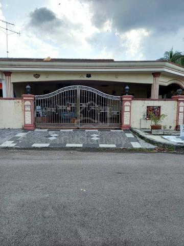 Corner Lot Single Storey Fully Extended Taman Putri Kulai(Near Toll) 1