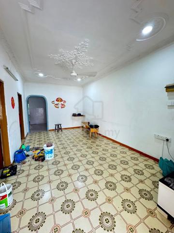 Tun Aminah Single Storey Terrace Skudai / Partial furnished 1