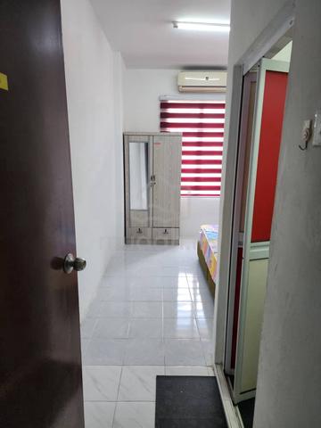 Desa Bistari Master Bedroom 2