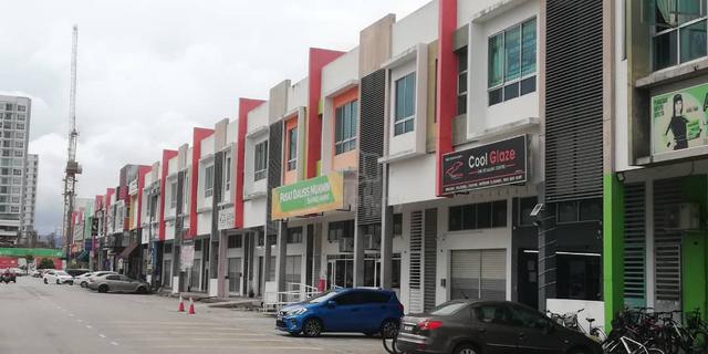 Facing Main Road Shop for Sale at Simpang Ampat (Pearl Avenue) 4