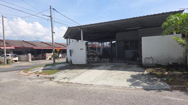 corner lot single terrace house 1