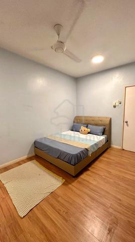 (Strategic Area !!) Walk to Mrt Sungai Besi, Medium/ master room KL 3