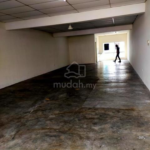 Bandar parkland low cost shop for sale 1