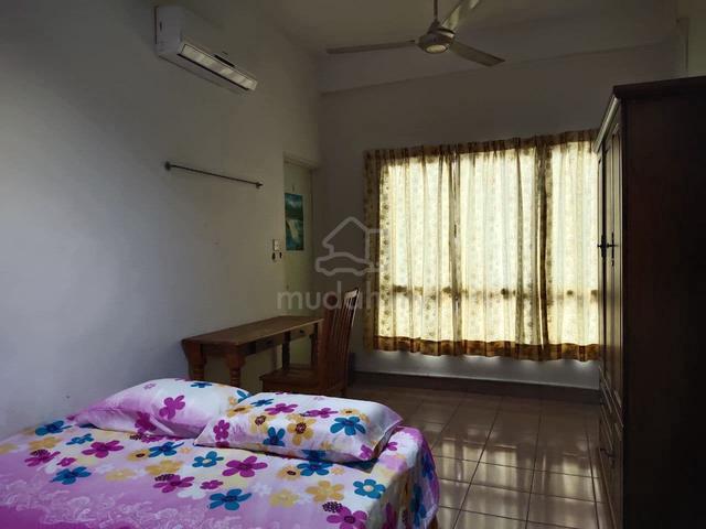Room at Kota Kinabalu Town Centre (Api-Api Apartment) 1