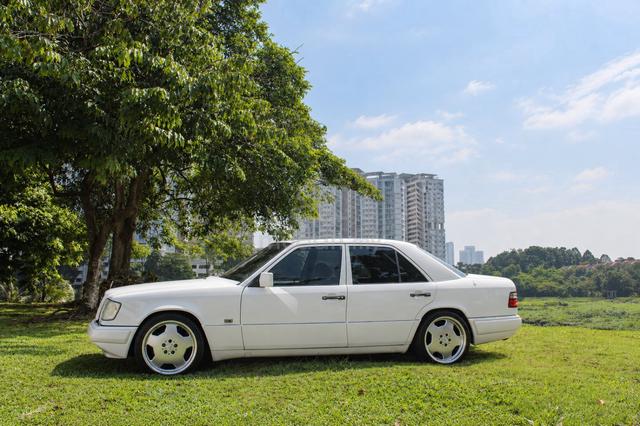 1995 Mercedes Benz W124 E200 - 2