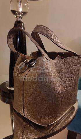 Carousel Image