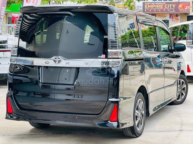 2021 Toyota VOXY 2.0 ZS KIRAMEKI 3 (A) - 2