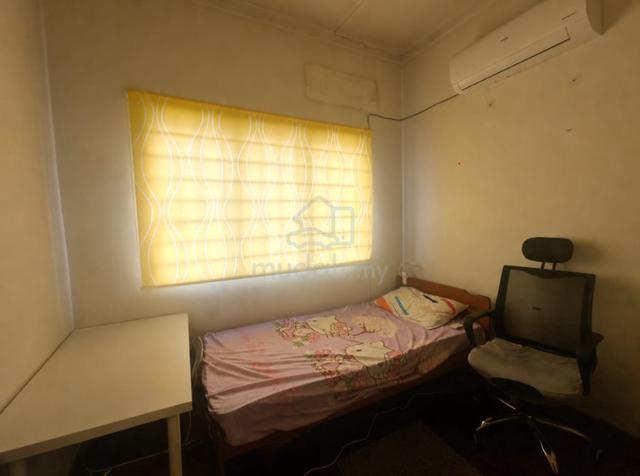 Medium Room with Personal car park in USJ 11 1