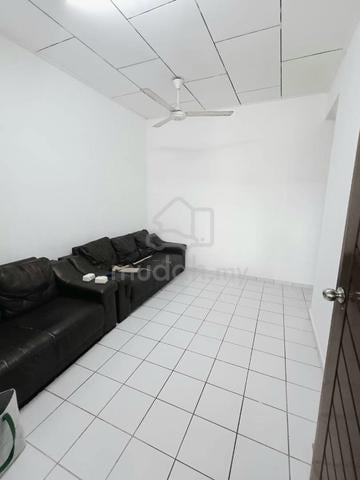 Taman Daya Single Storey House For Rent 1