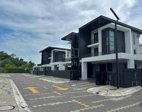 3-storey Semi D landed House | Kolombong | Taman Lume | Inanam | KK 1