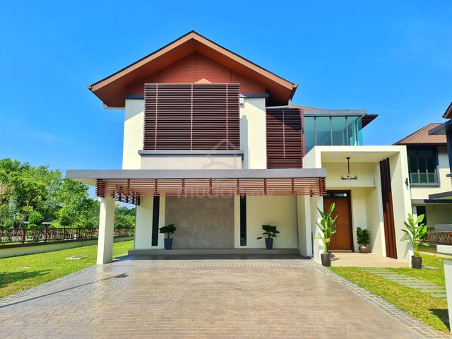 FULLY FURNISHED Spacious 2 Storey Bungalow Danau Suria, Presint 16 1