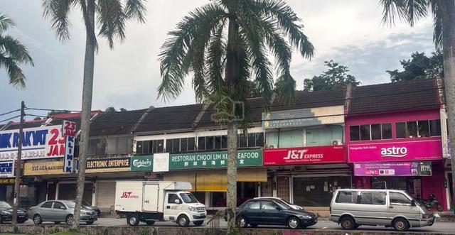 Kamunting Shop Lot Facing Main Road 1