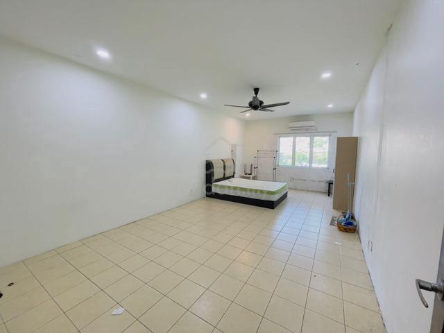 SRI PETALING walking distance to Radin Bagus (BIG Room can fit 2pax) 1