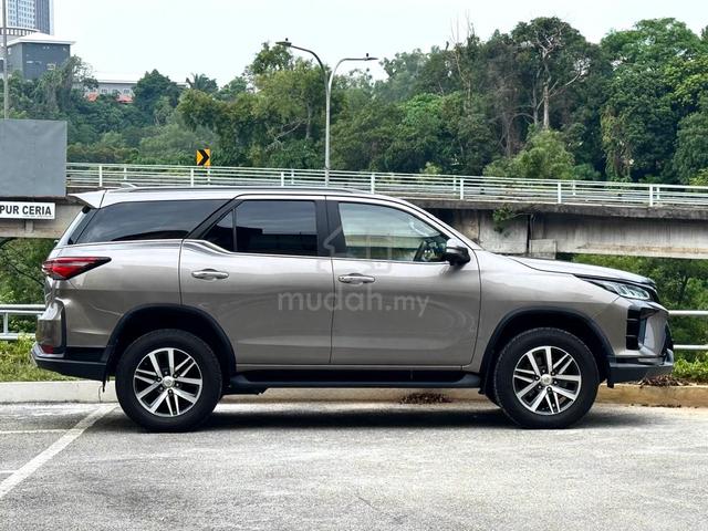 Toyota FORTUNER 2.7 SRZ 4X4 7Seater GR Bodykit 2.4 - 5