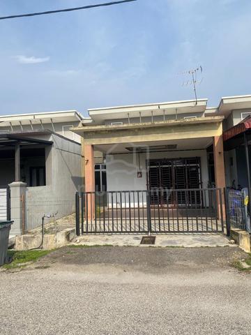 Single Storey House For Sale at Lipat Kajang Perdana 1