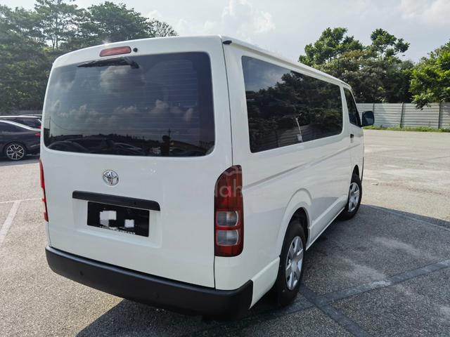 2021 Toyota HIACE 0 2.5L (M) - 2