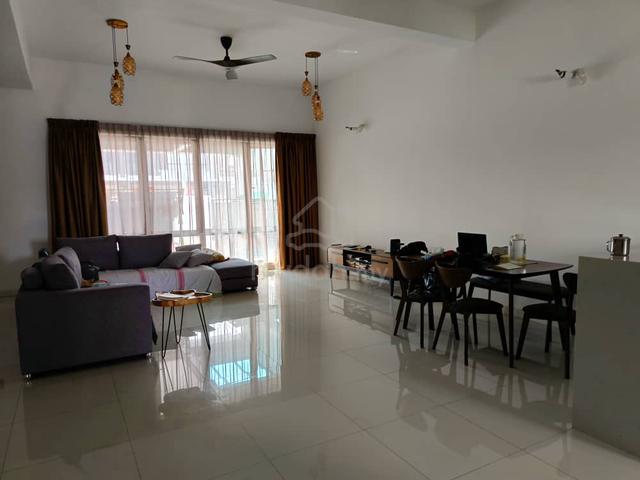 Hampton Residence | large backyard for various activities 1