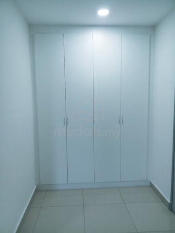 Comfortable Male Master Room at Suasana Lumayan Condominium 4