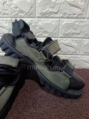 uk12 CROCS Sandals - photo 4 of 6
