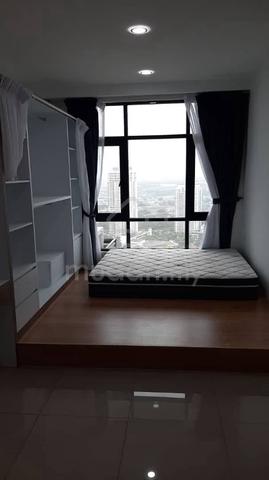 Molek Regency 1