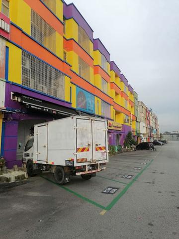 Bandar Puchong Utama Ground Floor Shop Facing LDP 1