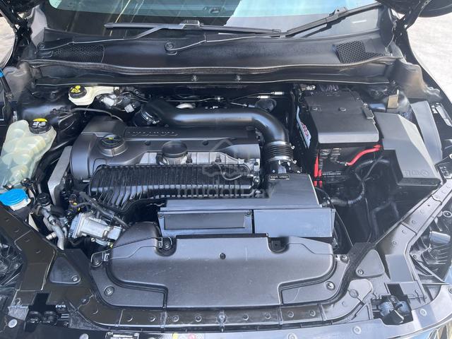 2016 Volvo V40 2.0 T5 SPORTS EDITION (A) R-DESIGN - 2