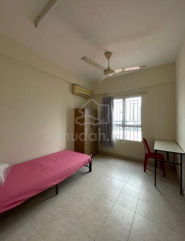 Bandar utama BU10/8 middle room near Central Point Mall 1