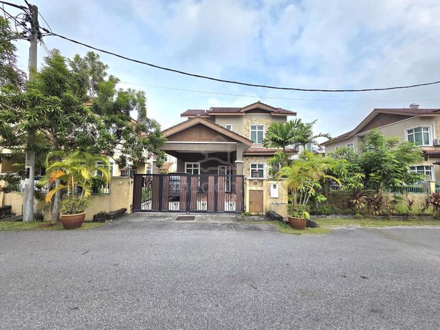 GUARDED RENOVATED 5300ft 2 Storey Bungalow House Desa Pinggiran Putra 1