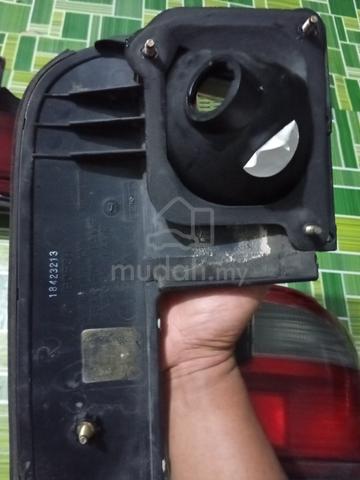 lampu belakang wira aeroback - photo 3 of 6
