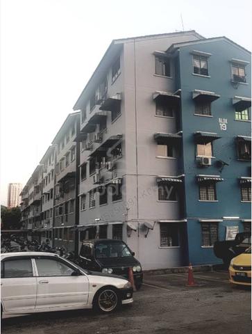 Partially Furnished Kuala Lumpur Pantai Room For Rent 1