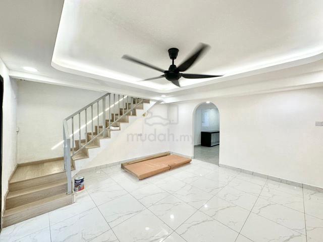 Taman Plentong Baru 2Storey LowCost 3Bed Jalan Cempaka Fully Renovated 1