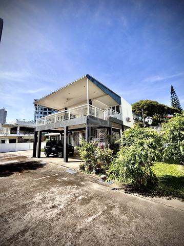 2½-Storey Bungalow in Serene Tanjung Bungah 1